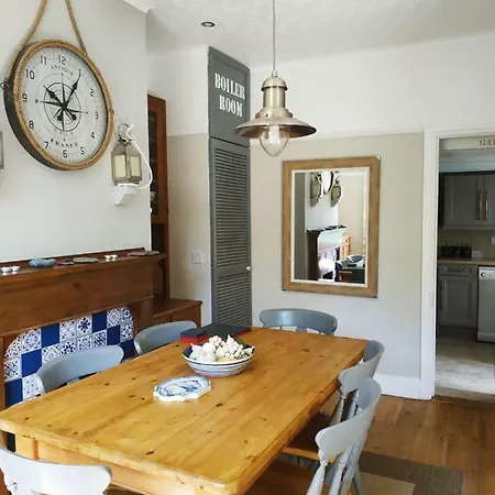 Holiday home Dog Friendly Nancecliff *