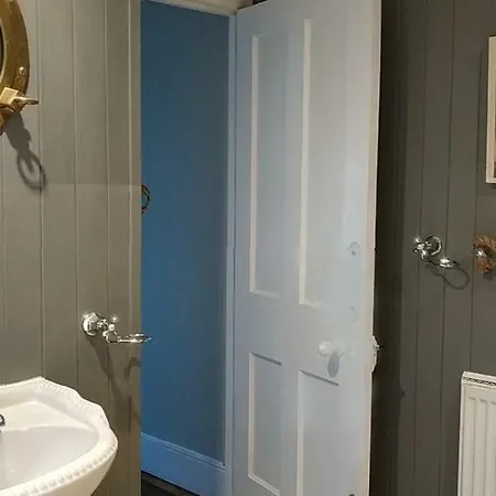 Dog Friendly Nancecliff Holiday home